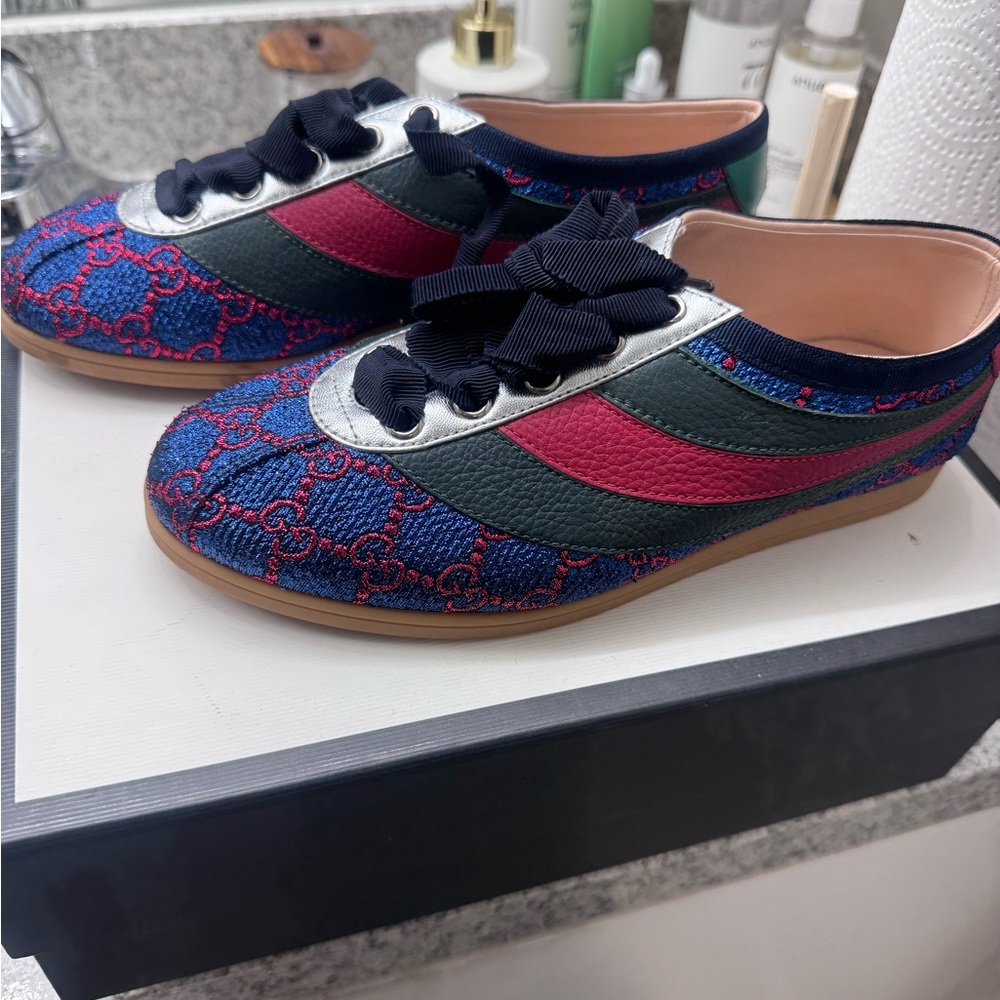 Gucci White Shoe Box Label with Black Text